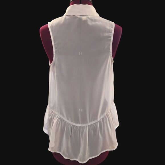 5/$25 White gold sheer high low sleeveless button down top - Picture 4 of 7